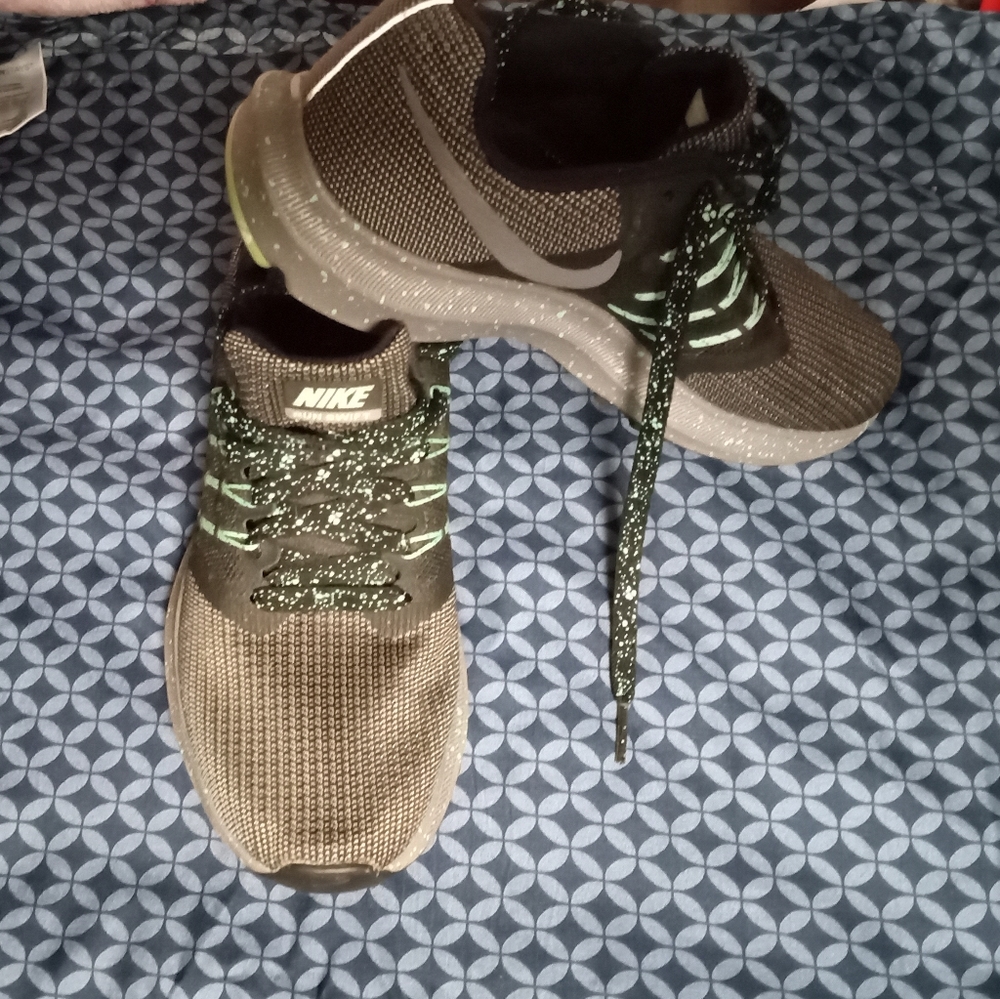 Women's Nike Run Swift size 7